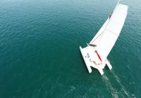 multihull yacht luftfoto af sejler